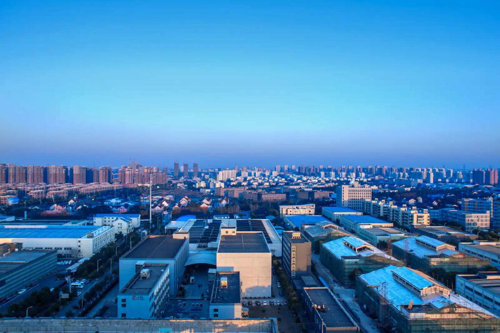 企业形象画册设计如何提升品牌辨识度——海口顷田网络科技行业观察